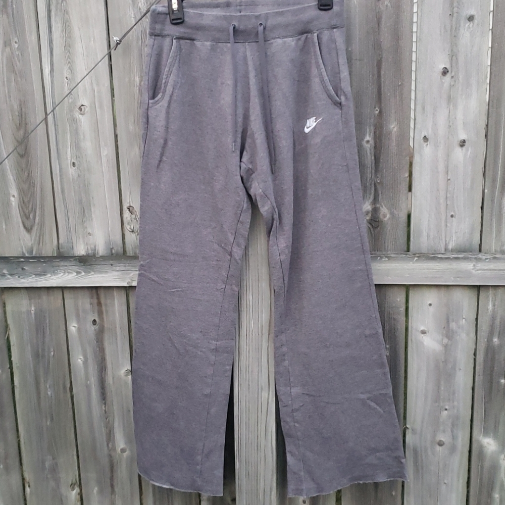 Nike Sweatpants in Charcoal Gray